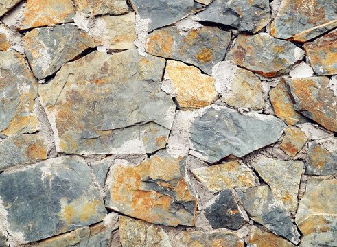 虎皮石墻與石碑 歷史的印記與文化的傳承